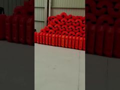 Pomarańczowy pływak z rury HDPE z połączeniem ocynkowanym ogniowo i wypełnieniem pianką PU dla wsparcia pływalności